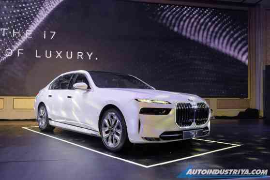 BMW 7 Series: Do PH customers prefer 735i or i7 EV? image