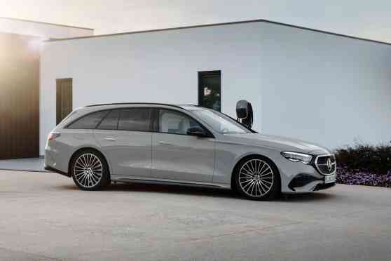 Mercedes-Benz reveals 2024 E-Class Estate with electrified engines image