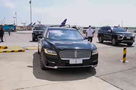 Like father, like son: PBBM&rsquo;s Presidential car is (also) a Lincoln Continental image