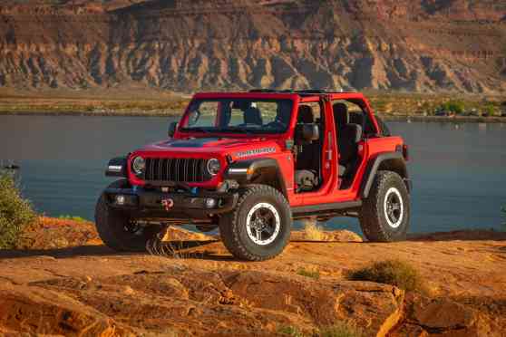 Jeep reveals upgraded Mopar 2-inch lift kit with Bilstein shocks image