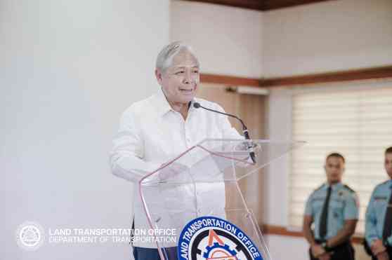 DOTr: Plate and plastic card issues to be solved within the year image