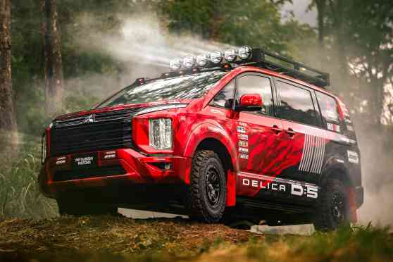Mitsubishi Delica D:5 AXCR is the coolest support vehicle image