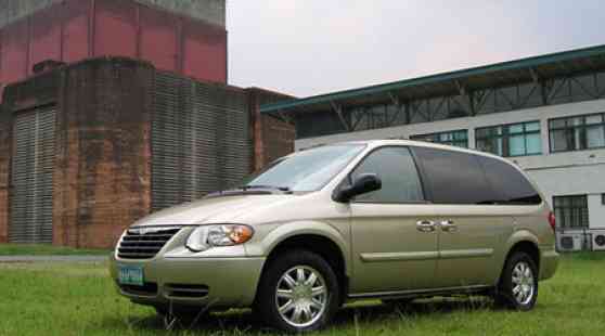 2006 Chrysler Town and Country image