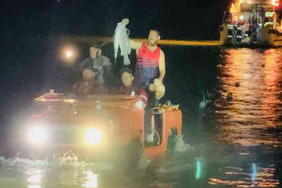 LOOK: Aussies drove 7 km under the sea in old Land Cruiser image