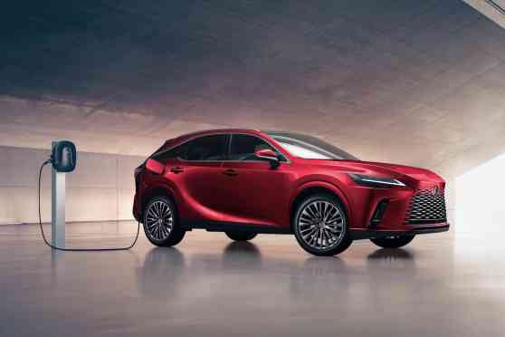 2024 Lexus RX 450h+ PHEV has electric range of 56 km image