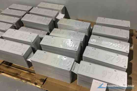 LTO may tap malls to distribute license plates image