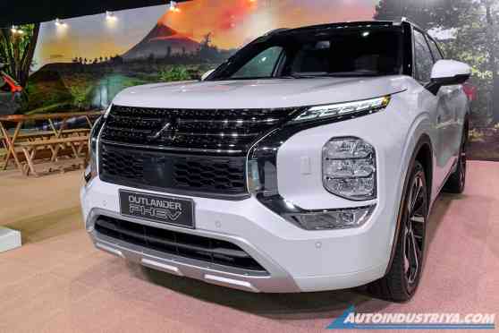 2024 Mitsubishi Outlander PHEV previewed for PH image