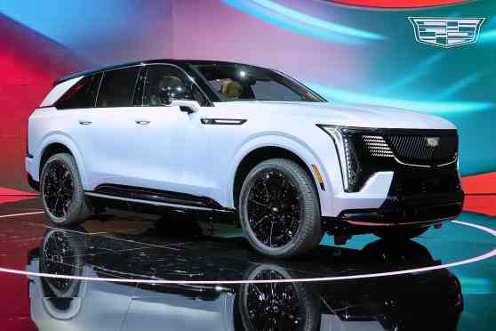 Cadillac Escalade IQ EV is first-class luxury without the emissions image