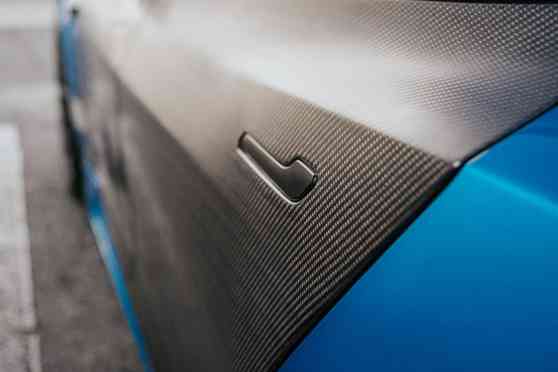 Carbon Lodi: YouTuber DIYs CF parts using kitchen oven image