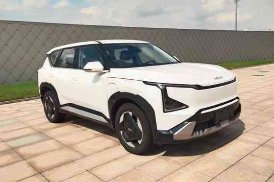 Stylish Kia EV5 SUV revealed ahead of debut image