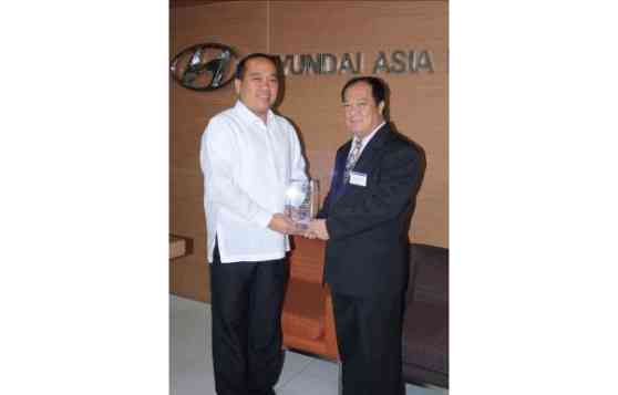 HARI receives the Hyundai Motor Company Quality Information Performance Award 2012 image