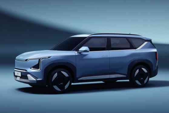 Kia previews production-ready EV5 compact SUV image