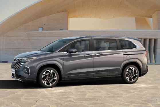 Hyundai PH set to launch 2024 Custo minivan image
