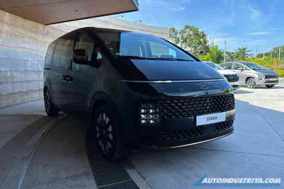 Hyundai PH adds 2024 Staria Premium+ 9-seater for PHP 2.83M image