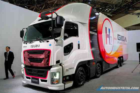 Isuzu Giga Fuel Cell EV truck can do 800 km without a drop of fuel image