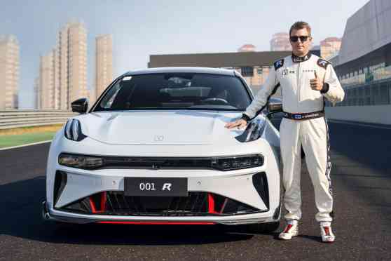 Geely Zeekr 001 FR has a thing called 'Raikkonen mode' image