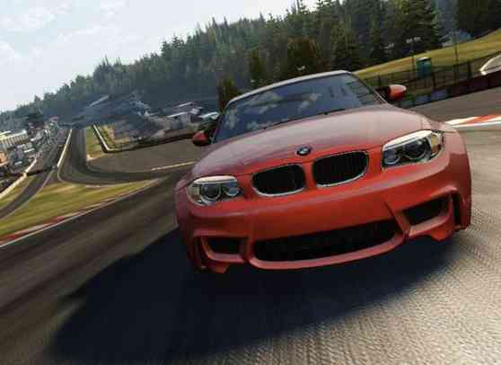 Race BMWs online with Auto Club Revolution image