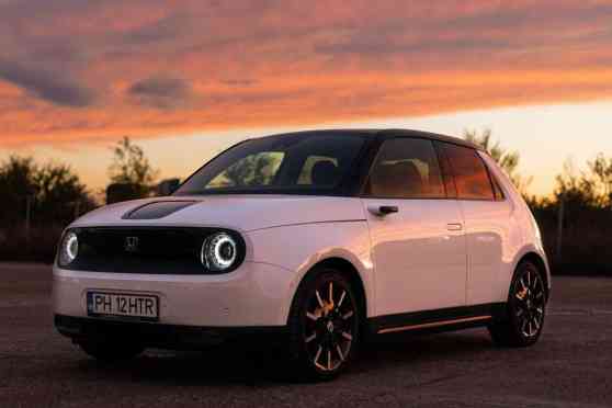 Sayonara: Adorable Honda e drives into the sunset image