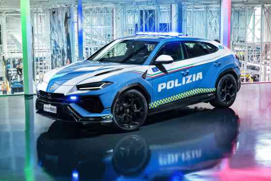 This Lamborghini Urus is ready for (police) duty image