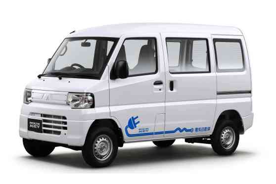 Mitsubishi begins production of L100 Minicab EV in Indonesia image