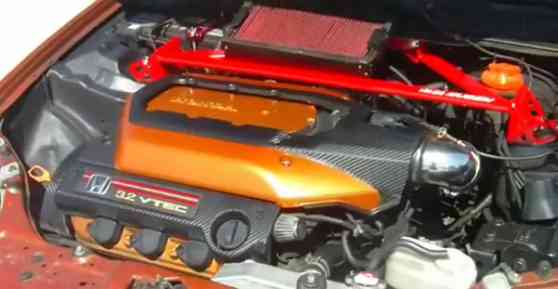 Hardcore Iron Man cosplayer puts a V6 engine in his Civic image