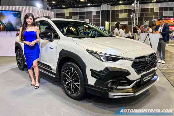 2024 Subaru Crosstrek E-Boxer GT Edition looks lit image