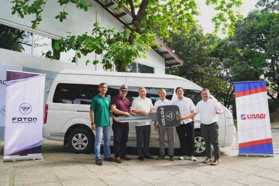 Foton PH turns over Traveller van to PH Athletics Track & Field Association image