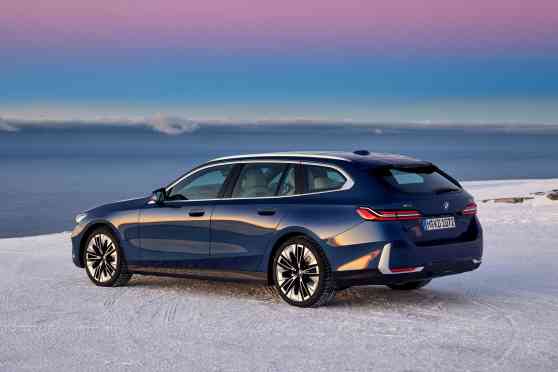 We want the 2025 BMW 5 Series Touring here in PH image