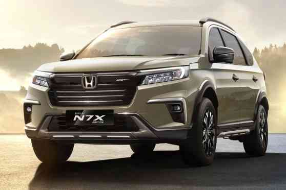 2024 Honda BR-V N7X Edition looks great in Sand Khaki Pearl image