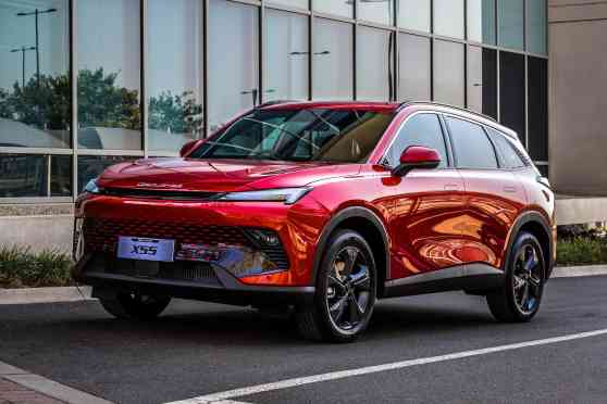 Besides BJ80 4x4, UAAGI could also bring X55 II crossover image