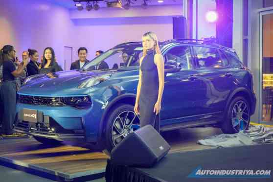 2024 Lynk & Co 01 PHEV compact SUV to sell for around PHP 2.4M image