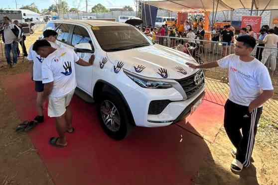 College student wins Toyota Fortuner in Lipa version of Palm Challenge image