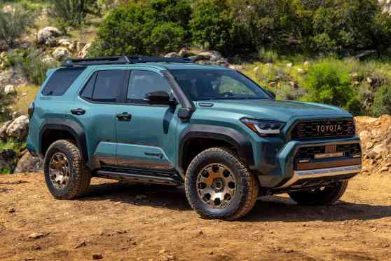 2025 Toyota 4Runner says goodbye to V6 power for turbo inline-four image
