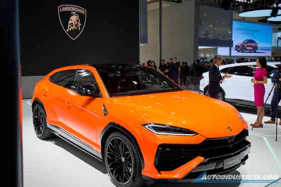 Auto China: 2025 Lamborghini Urus SE PHEV is an 800 HP super SUV image