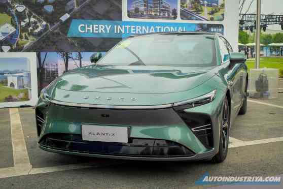Exeed Sterra ES is a luxury EV sedan from Chery image