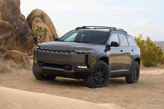 Jeep Wagoneer S Trailhawk Concept is a go-anywhere electric 4x4 image