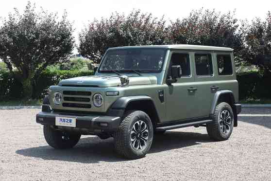 This 4x4 is a mix of a Land Cruiser, Wrangler, and Defender image