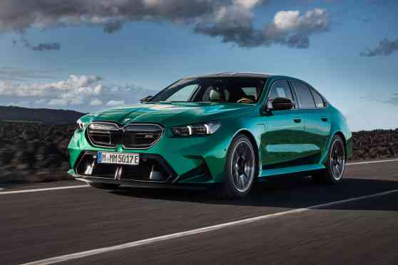 All-new BMW M5 debuts with twin-turbo plug-in hybrid V8 image