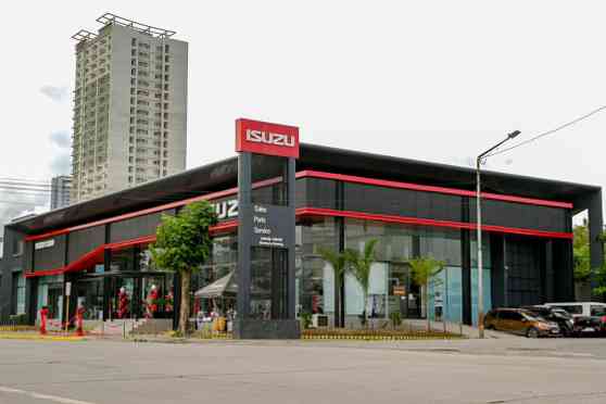 Newly-renovated Isuzu Cebu reopens with new IOS look image