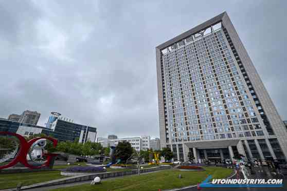 Geely announces they have taken over PH operations from Sojitz image