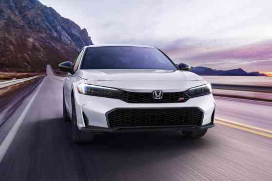 We want Honda Cars PH to bring 2025 Civic Si with 6-speed MT image