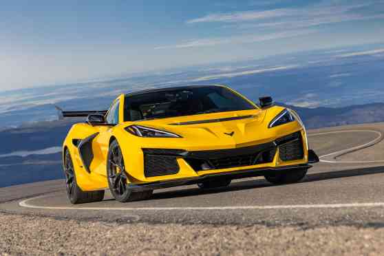 All-new 1,078 HP Chevrolet Corvette ZR1 is an all-American hypercar slayer image