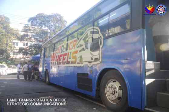 LTO to expand mobile services for vehicle, license renewals nationwide image