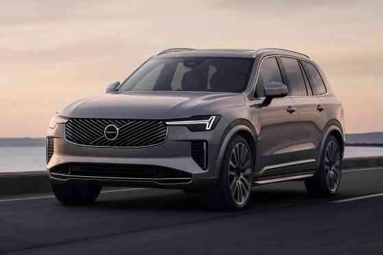 2025 XC90: Volvo keeps its flagship ICE SUV longer with new updates image