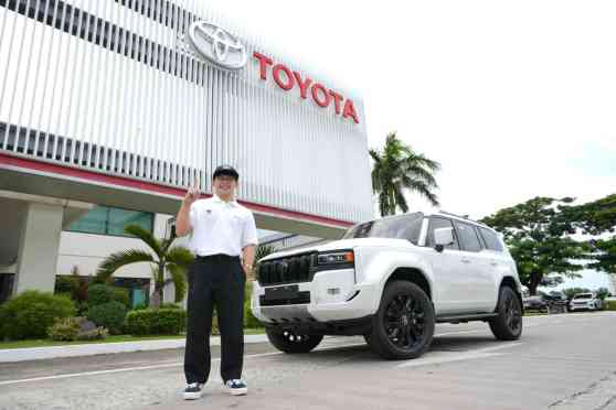 Carlos Yulo has received his 2025 Toyota Land Cruiser Prado image
