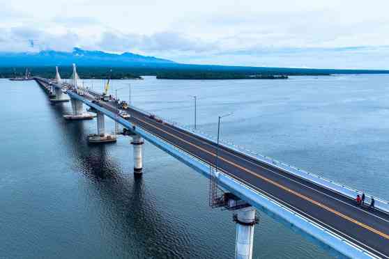 Panguil Bay Bridge connecting Lanao Del Norte, Misamis Occidental opens image