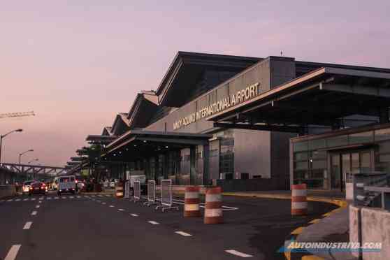 Why is SMC's New NAIA allowed to jack up overnight car park fees? image