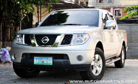 2012 Nissan Frontier Navara 4x4 TechXtreme image