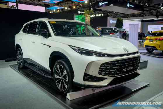 PIMS 2024: MG previews all-new HS PHEV image