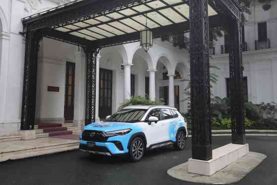 Toyota pays visit to PBBM with Corolla Cross H2 Concept, new Tamaraw image